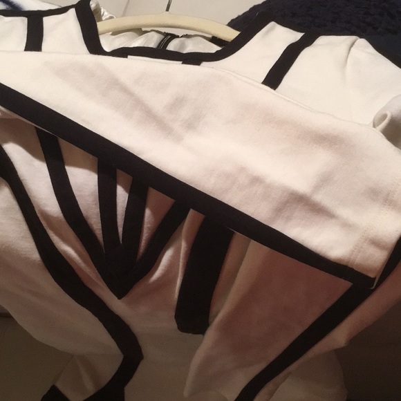 Black and White knit dress - Picture 8 of 8